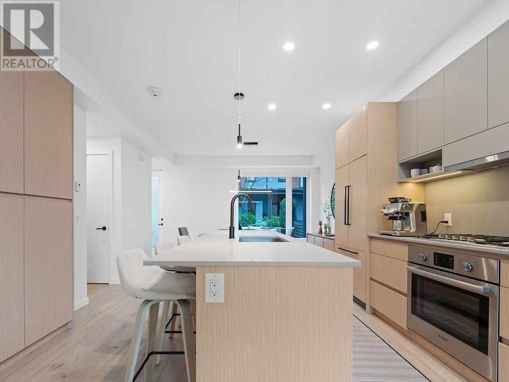 50 528 E 2ND STREET, North Vancouver real estate listing R2983509 for sale