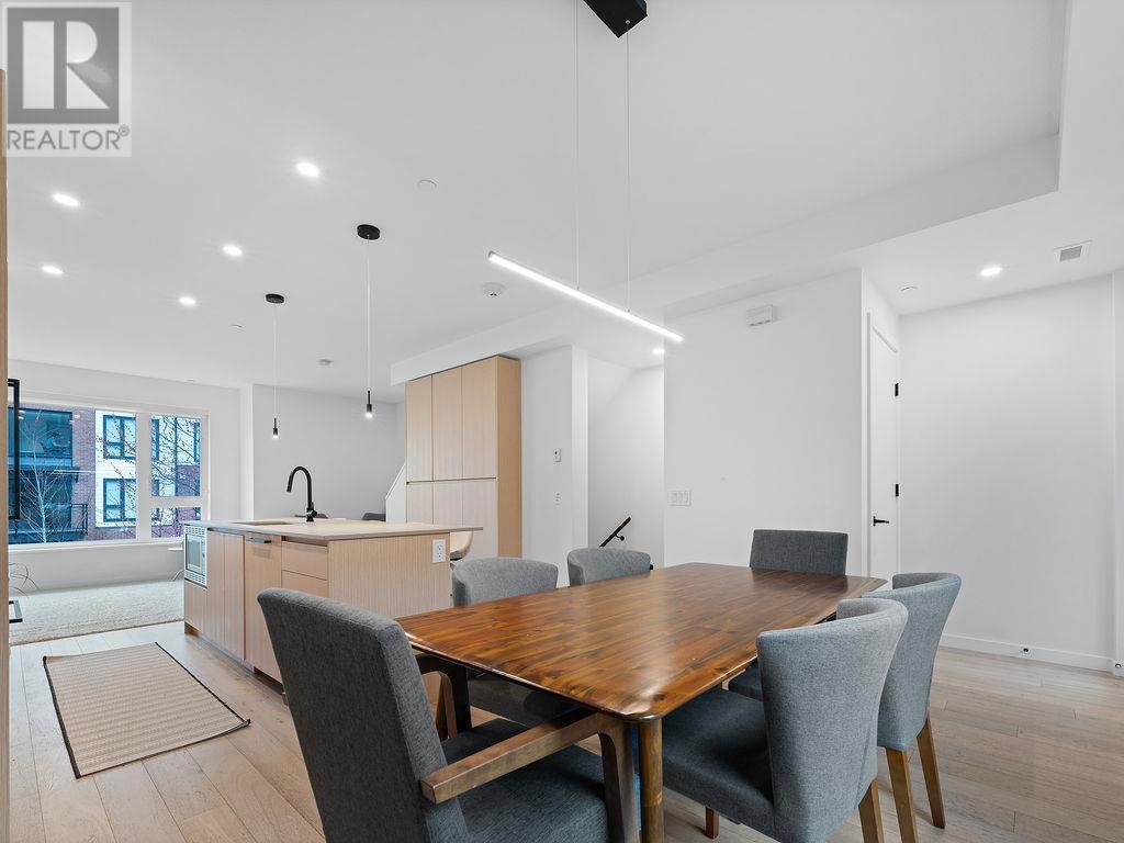 50 528 E 2ND STREET, North Vancouver real estate listing R2983509 for sale
