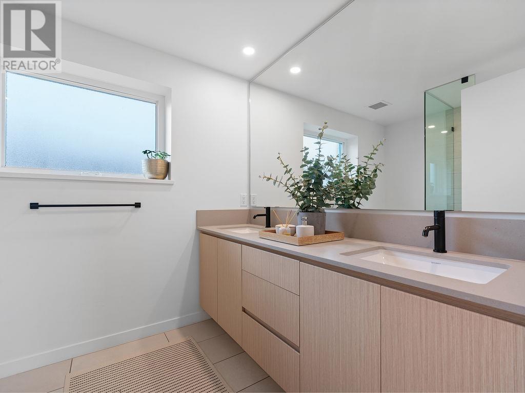 50 528 E 2ND STREET, North Vancouver real estate listing R2983509 for sale