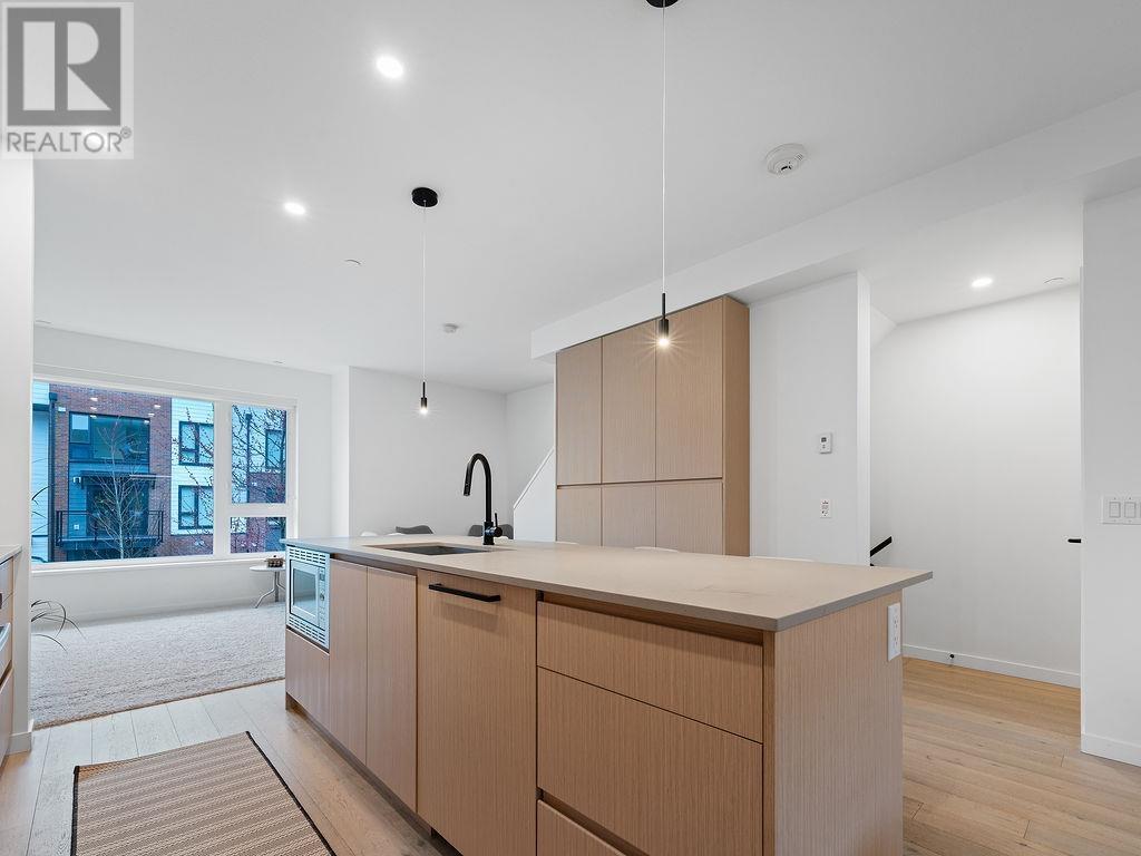 50 528 E 2ND STREET, North Vancouver real estate listing R2983509 for sale