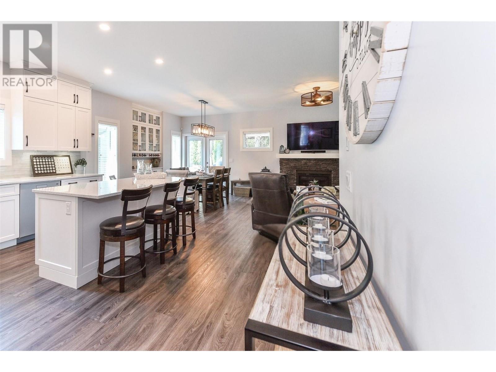 2086 Sage Crescent