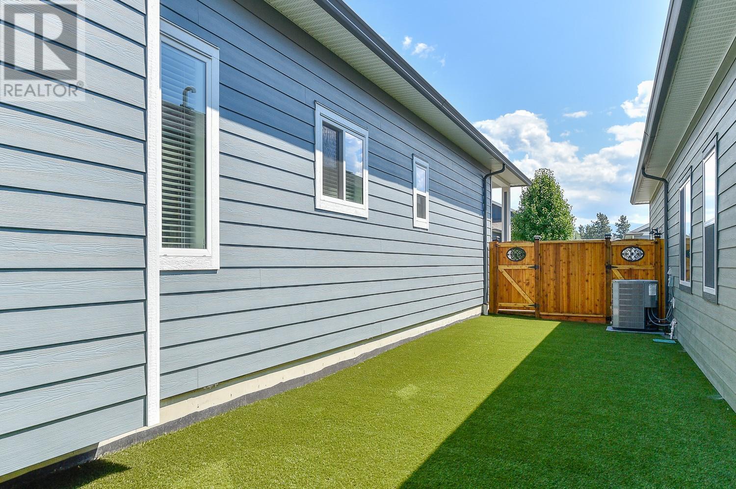2086 Sage Crescent