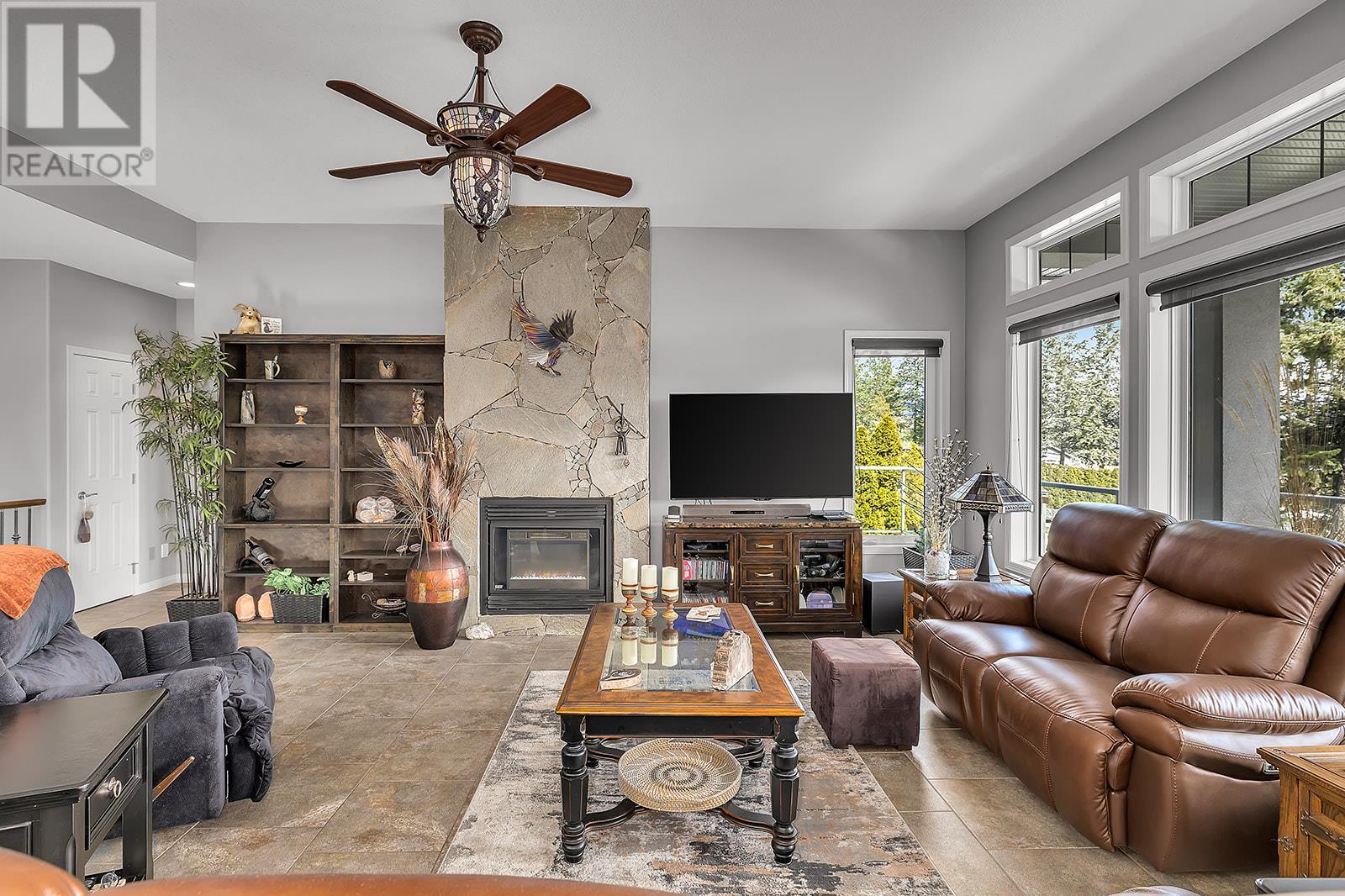 Property at 1596 Scott Crescent image 3