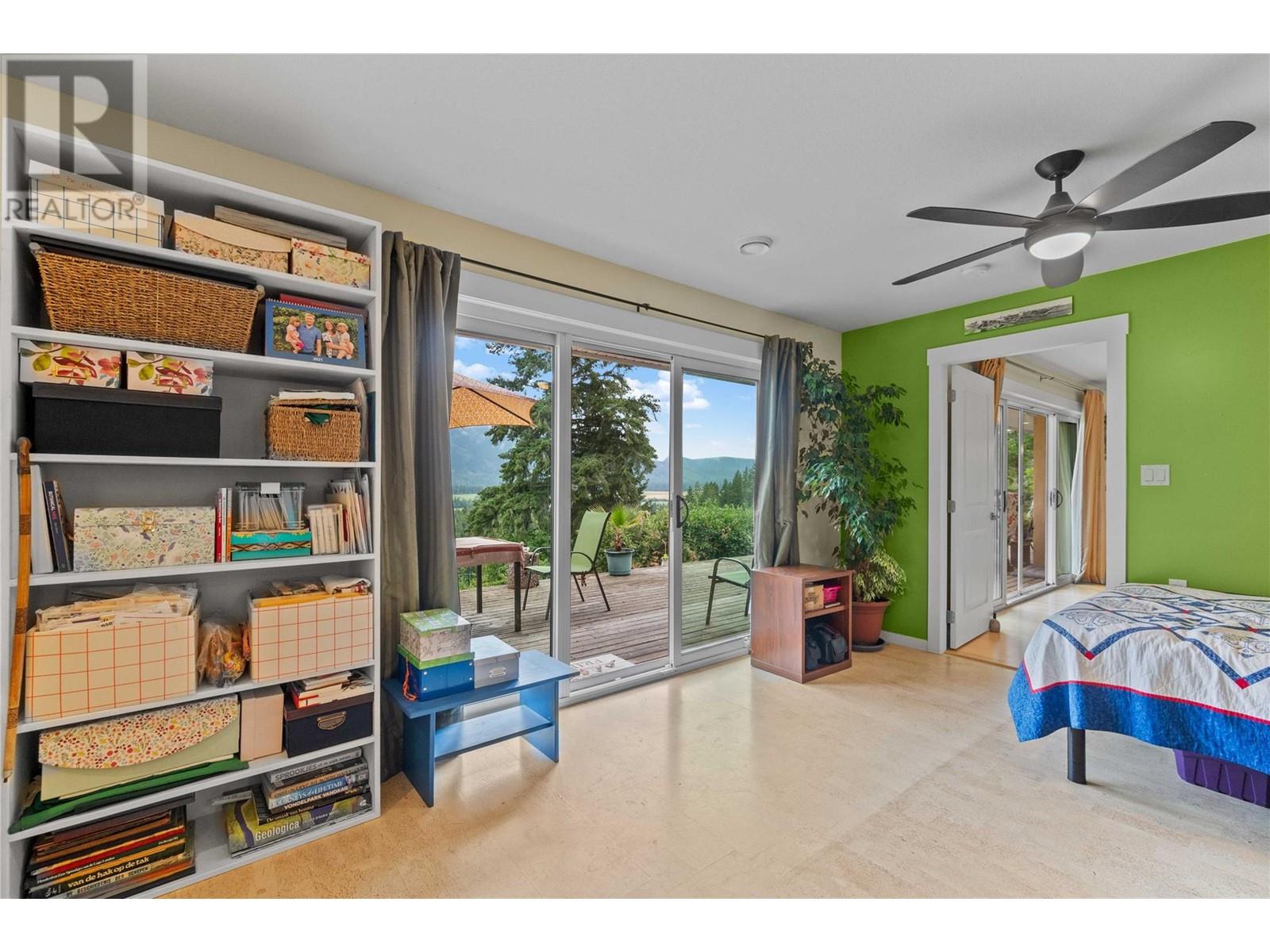Property at 1527 Tappen Valley Road image 3