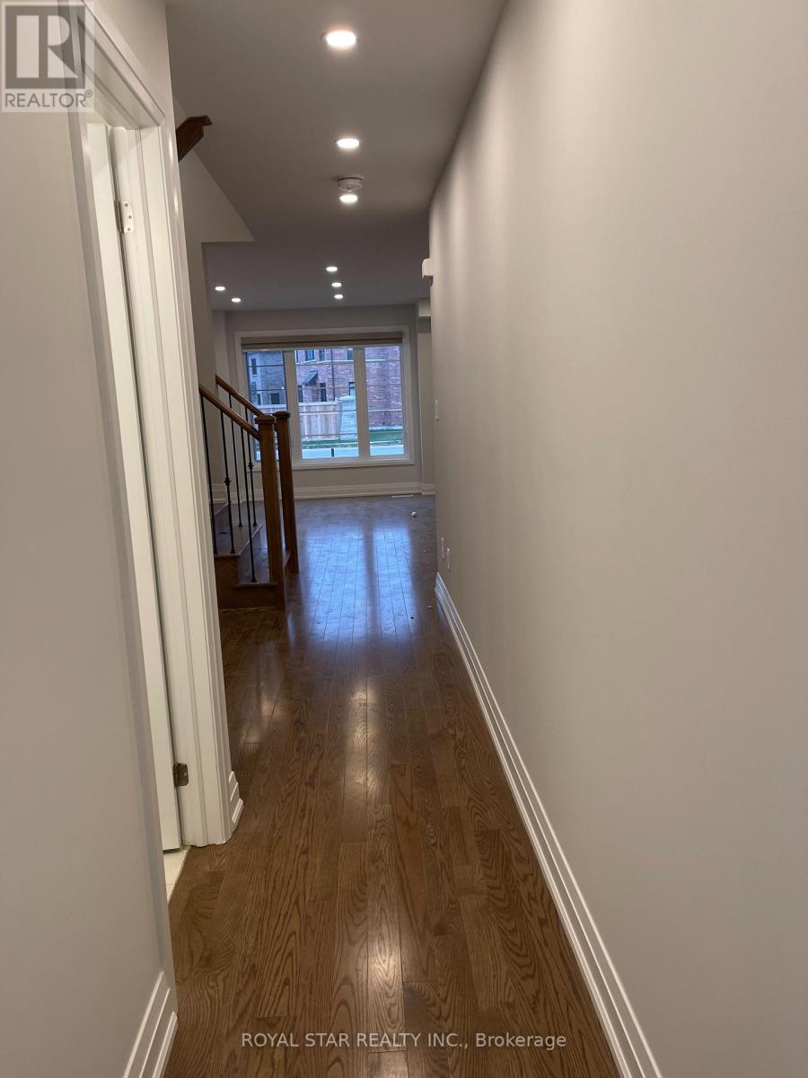 Property at 10 SUMMERBEAM WAY image 3