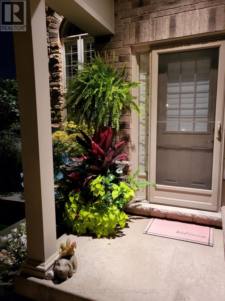 Property at 15 AUBURN COURT image 4