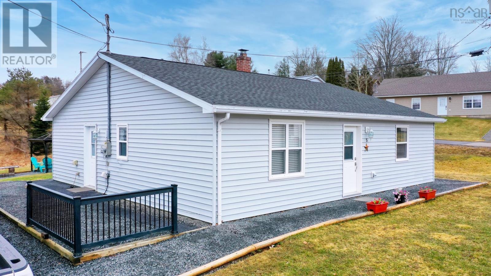 5 Faulkner Drive, Hantsport, Nova Scotia  B0P 1P0 - Photo 2 - 202506455