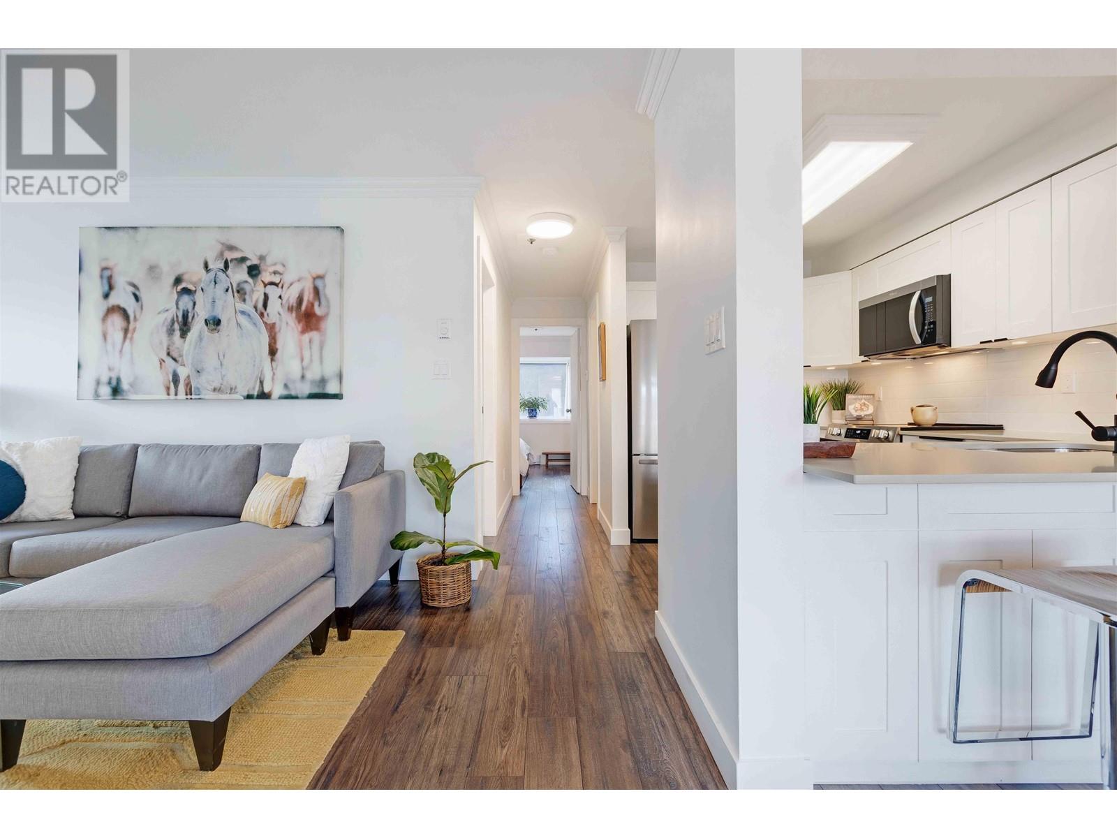 Listing Picture 15 of 33 : PH5B 1048 E 7TH AVENUE, Vancouver / 溫哥華 - 魯藝地產 Yvonne Lu Group - MLS Medallion Club Member