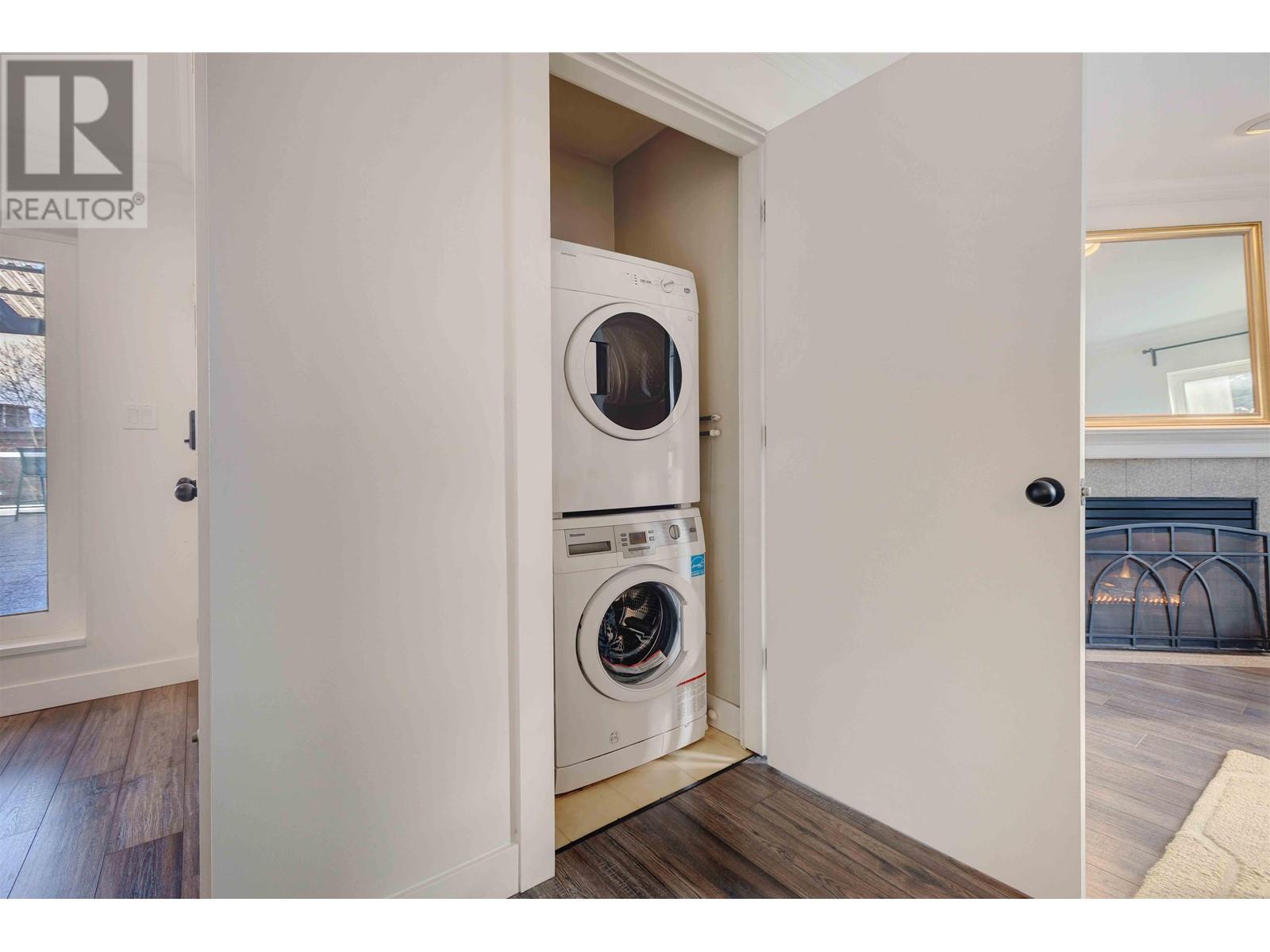 Listing Picture 23 of 33 : PH5B 1048 E 7TH AVENUE, Vancouver / 溫哥華 - 魯藝地產 Yvonne Lu Group - MLS Medallion Club Member