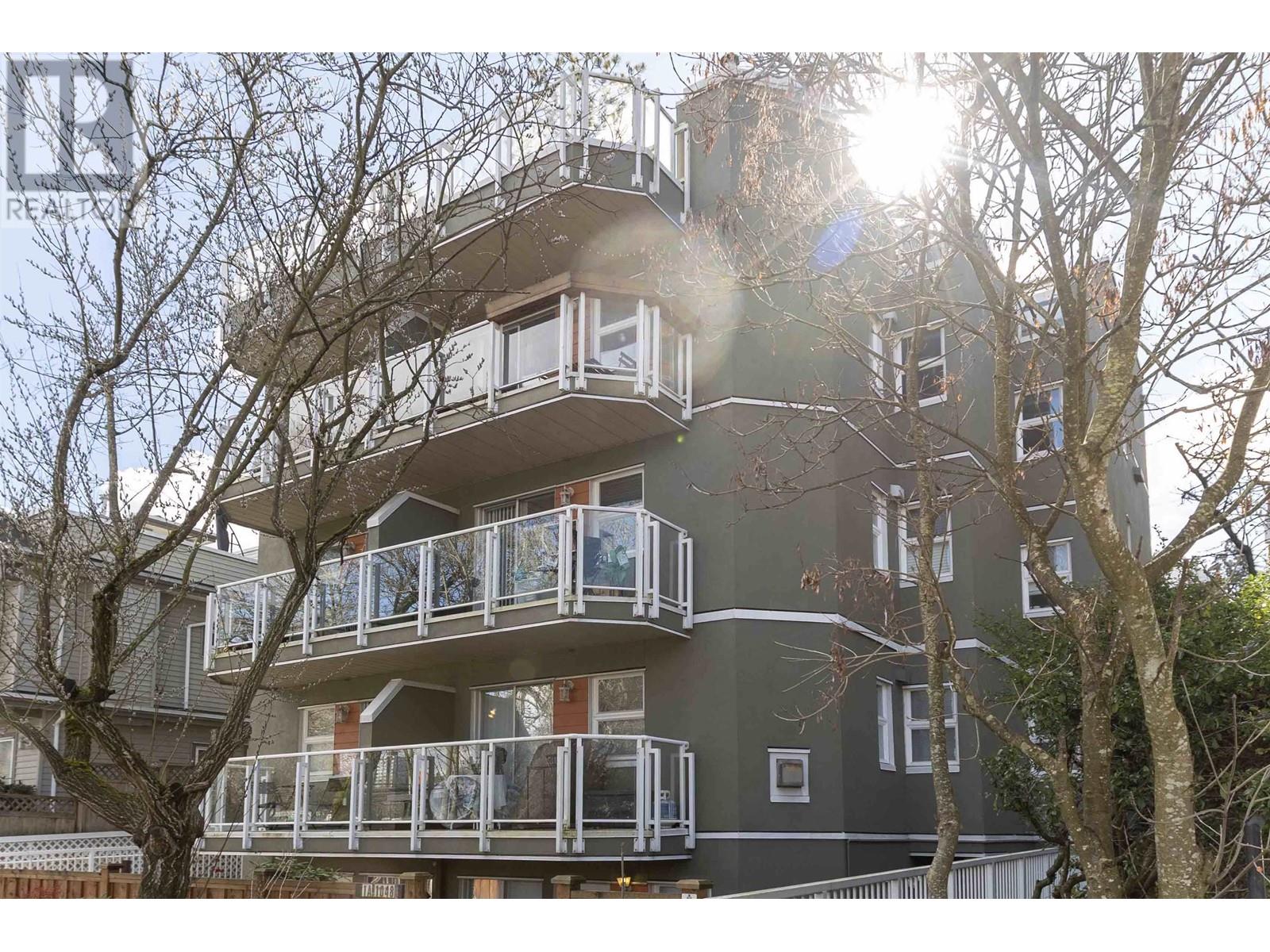 Listing Picture 32 of 33 : PH5B 1048 E 7TH AVENUE, Vancouver / 溫哥華 - 魯藝地產 Yvonne Lu Group - MLS Medallion Club Member