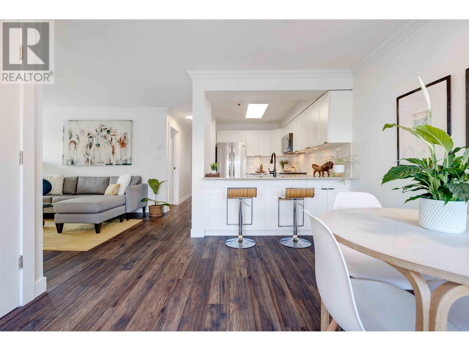 Listing Picture 10 of 33 : PH5B 1048 E 7TH AVENUE, Vancouver / 溫哥華 - 魯藝地產 Yvonne Lu Group - MLS Medallion Club Member