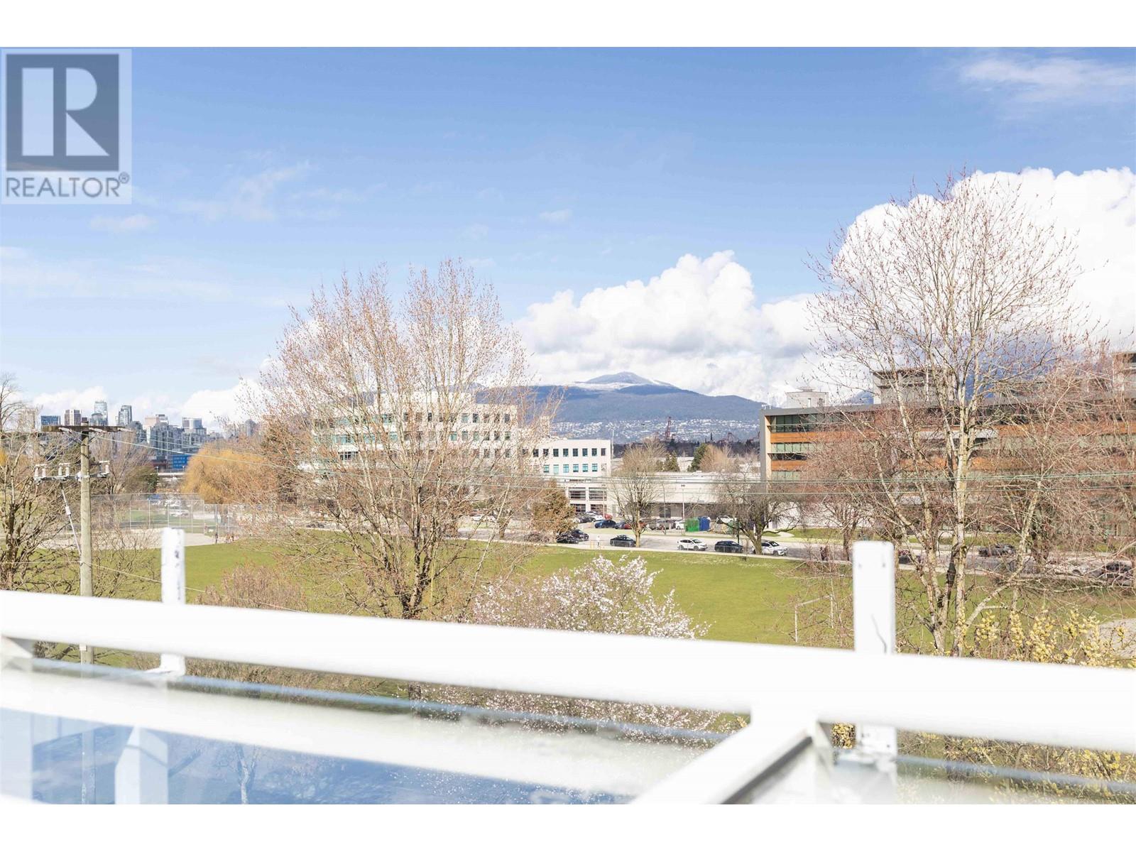 Listing Picture 29 of 33 : PH5B 1048 E 7TH AVENUE, Vancouver / 溫哥華 - 魯藝地產 Yvonne Lu Group - MLS Medallion Club Member