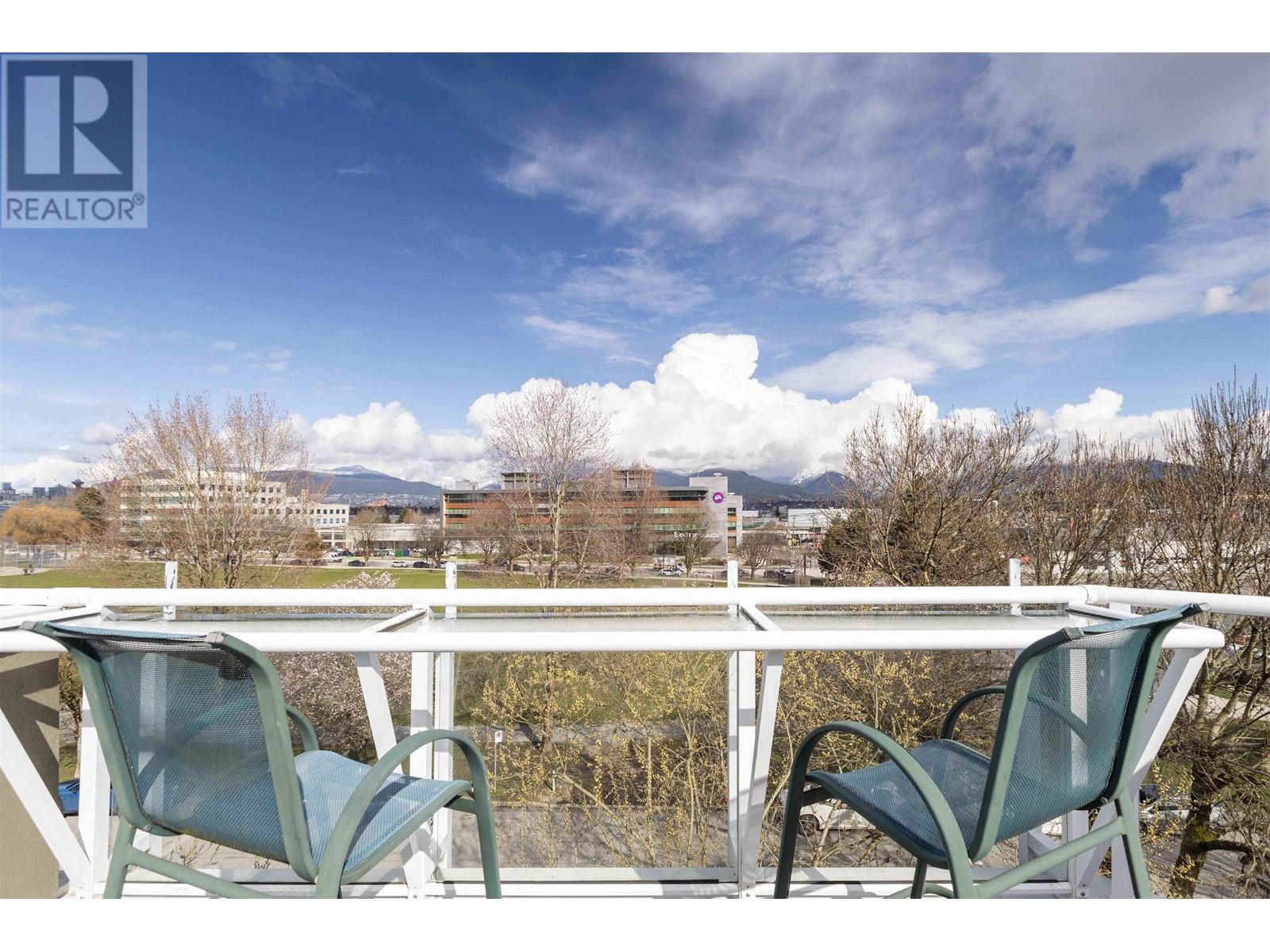 Listing Picture 28 of 33 : PH5B 1048 E 7TH AVENUE, Vancouver / 溫哥華 - 魯藝地產 Yvonne Lu Group - MLS Medallion Club Member