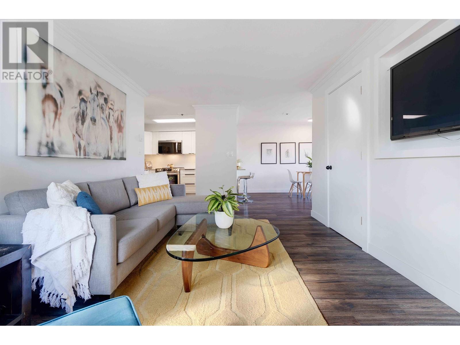 Listing Picture 9 of 33 : PH5B 1048 E 7TH AVENUE, Vancouver / 溫哥華 - 魯藝地產 Yvonne Lu Group - MLS Medallion Club Member