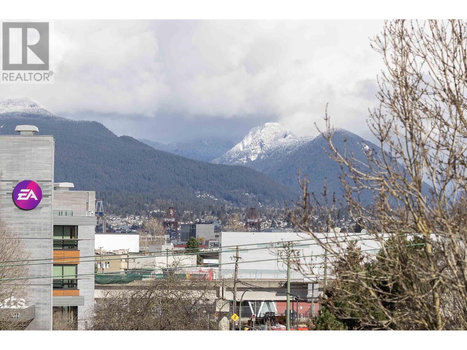Listing Picture 31 of 33 : PH5B 1048 E 7TH AVENUE, Vancouver / 溫哥華 - 魯藝地產 Yvonne Lu Group - MLS Medallion Club Member