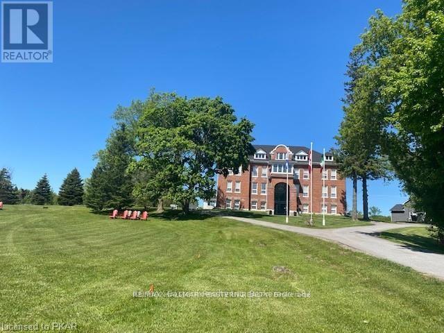 Property at 401 - 1354 YOUNGS POINT ROAD image 1