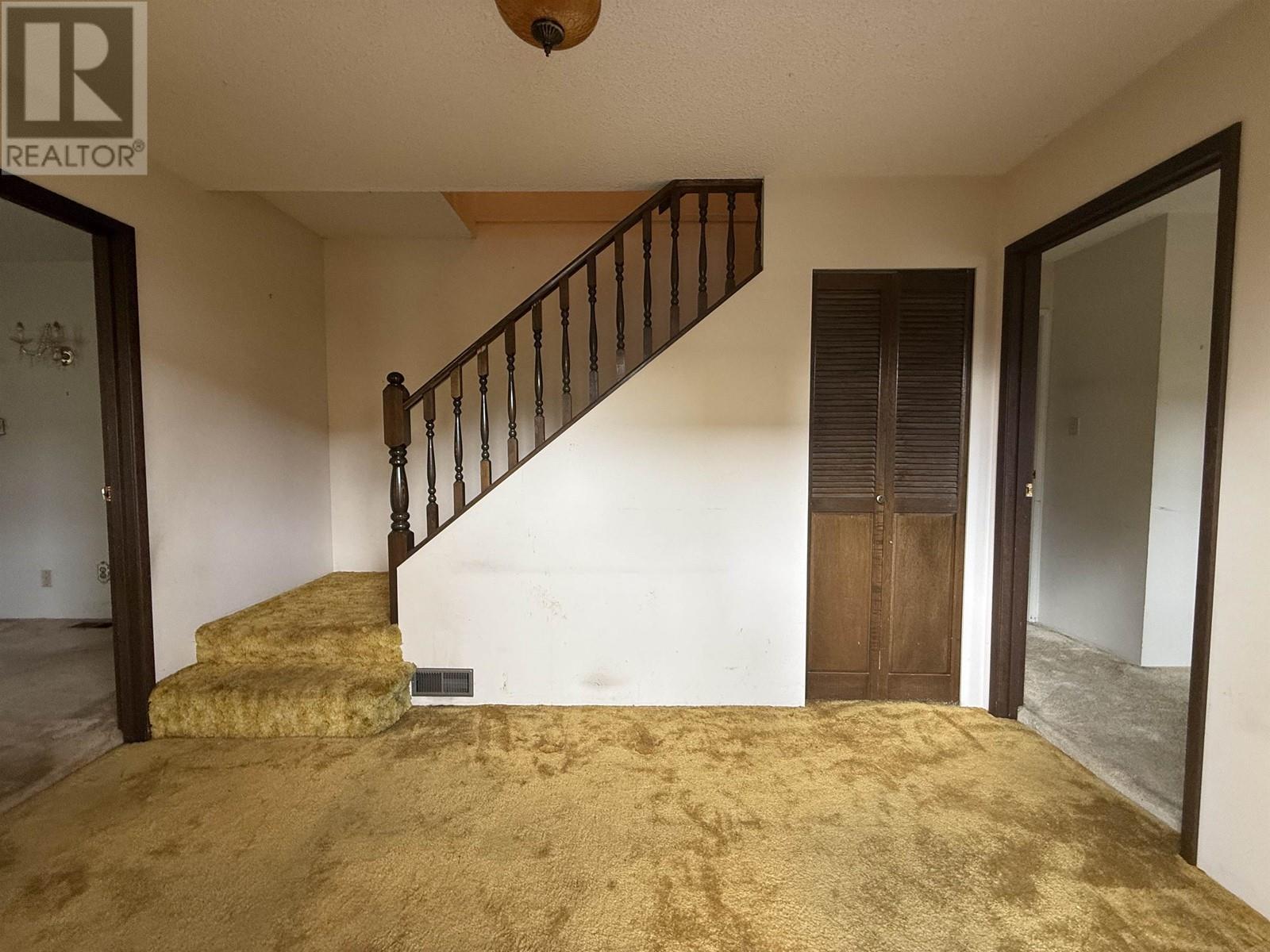 7085 St. George Street, Vancouver, British Columbia  V5X 4N2 - Photo 4 - R2974594