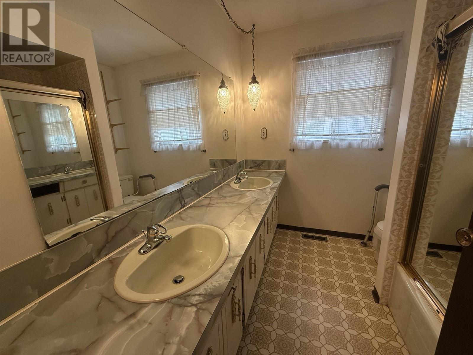 7085 St. George Street, Vancouver, British Columbia  V5X 4N2 - Photo 12 - R2974594