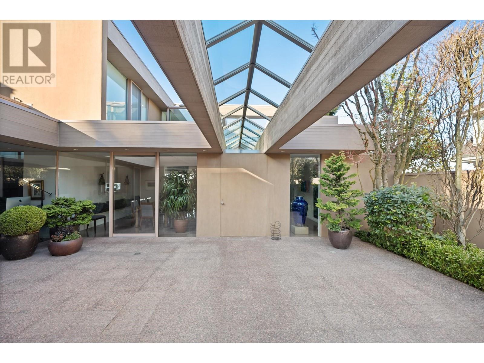 3513 Point Grey Road, Vancouver, British Columbia  V6R 1A7 - Photo 2 - R2982310
