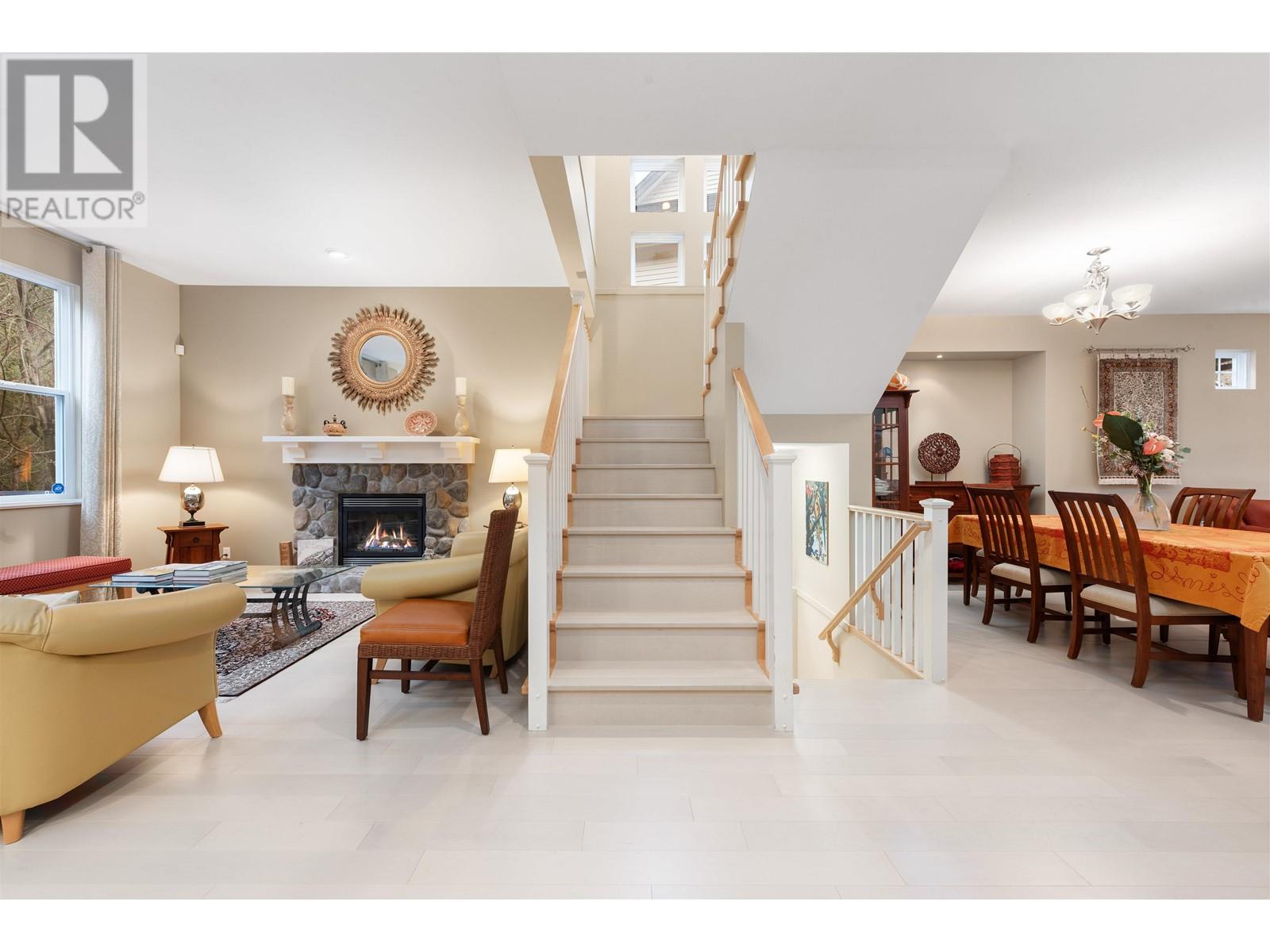 118 Hawthorn Drive, Port Moody, British Columbia  V3H 0C5 - Photo 8 - R2984460