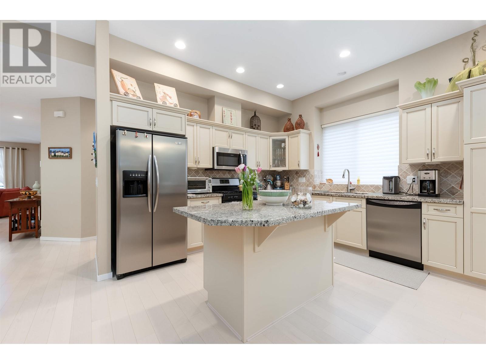 118 Hawthorn Drive, Port Moody, British Columbia  V3H 0C5 - Photo 12 - R2984460