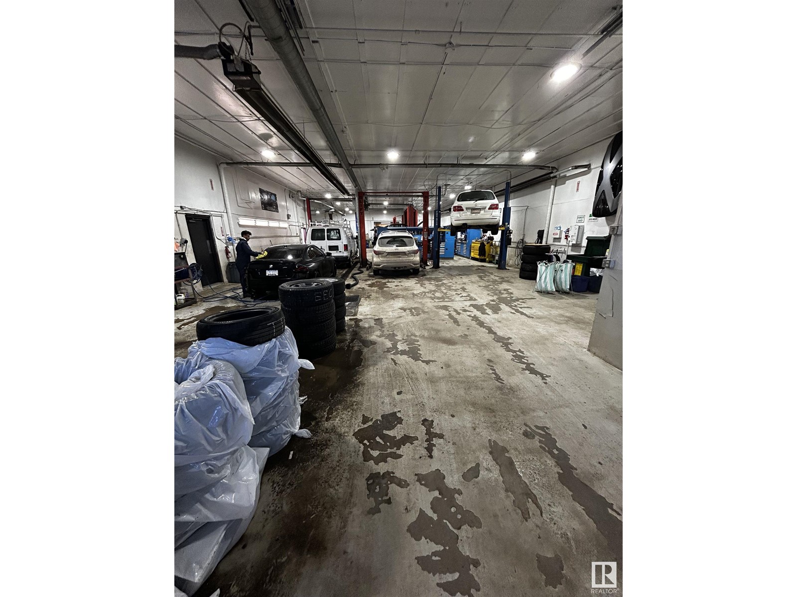 10351 10353 60 Av Nw, Edmonton, Alberta  T6H 1H1 - Photo 7 - E4427417