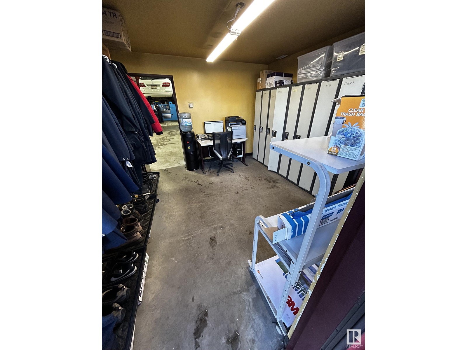 10351 10353 60 Av Nw, Edmonton, Alberta  T6H 1H1 - Photo 6 - E4427417
