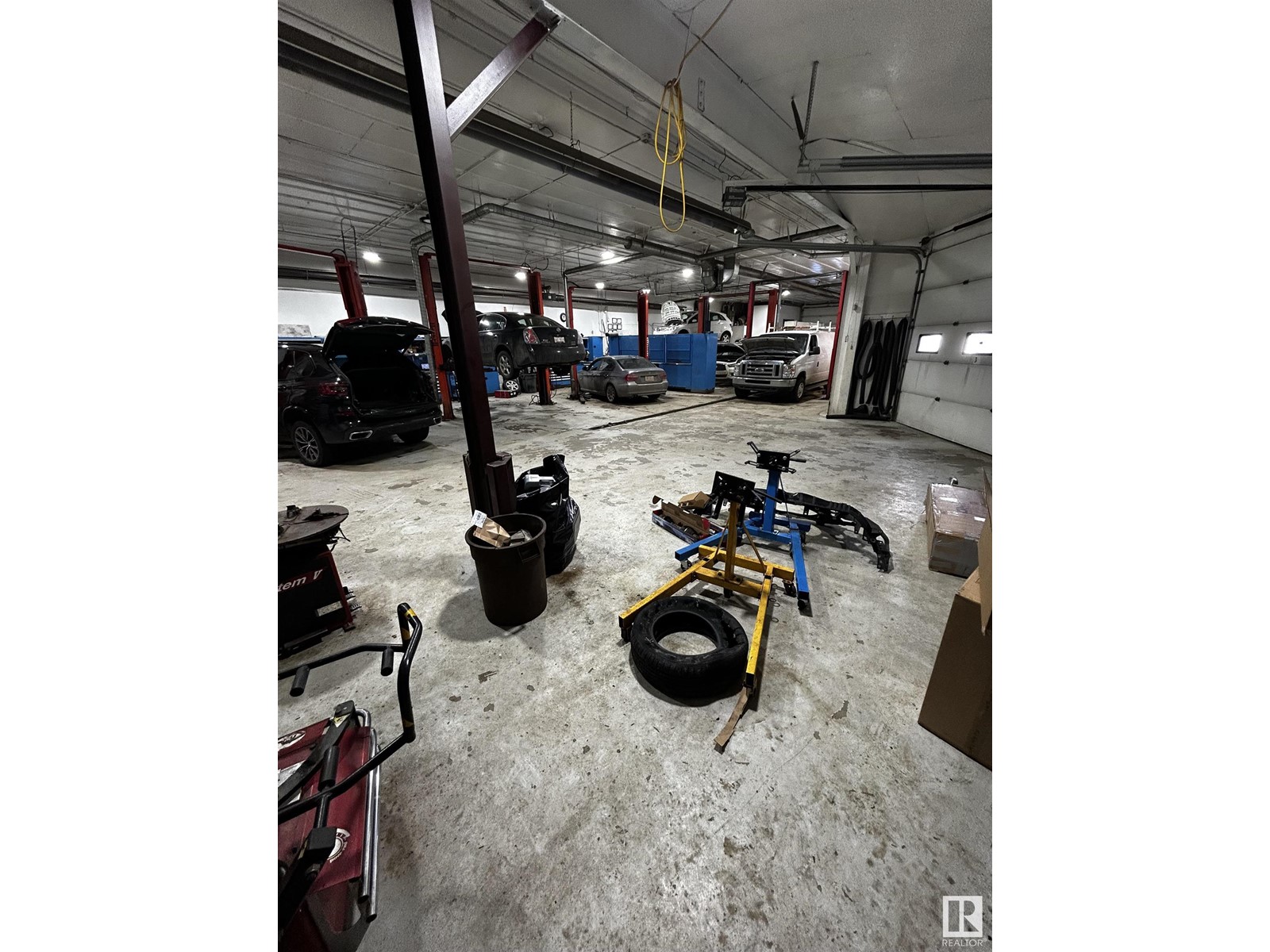 10351 10353 60 Av Nw, Edmonton, Alberta  T6H 1H1 - Photo 8 - E4427417