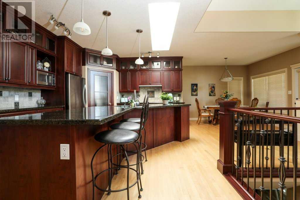 Property at 41 Fairmont Terrace S image 3