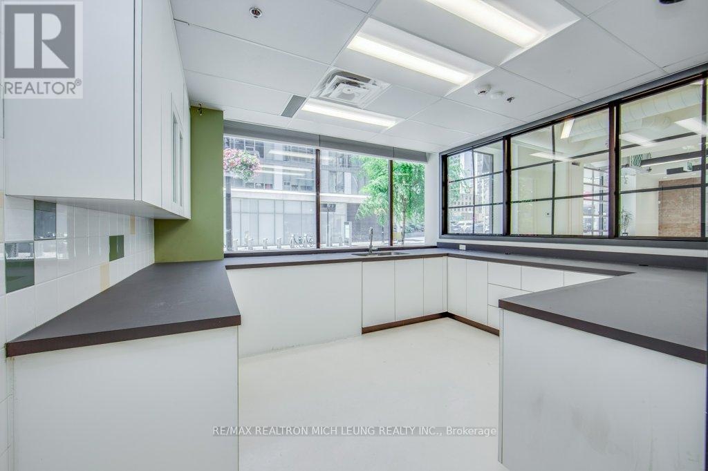 85 Church Street, Toronto (Church-Yonge Corridor), Ontario  M5C 2G2 - Photo 22 - C12054956