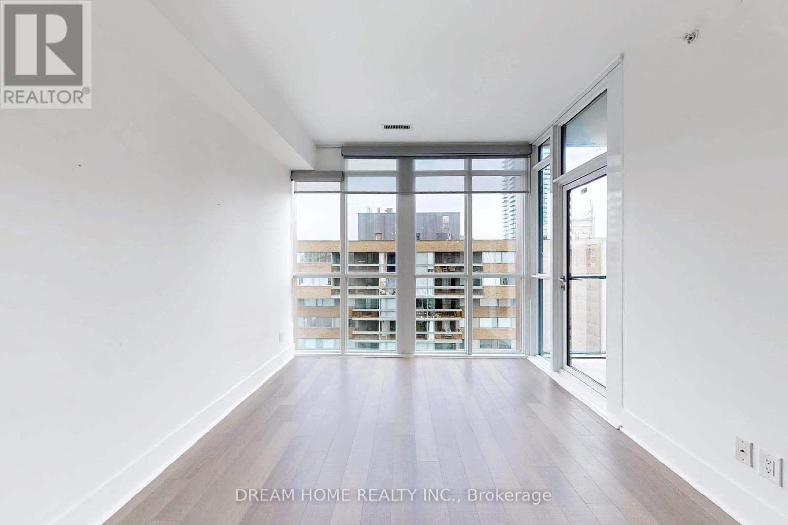 Property at 1306 - 32 DAVENPORT ROAD image 4