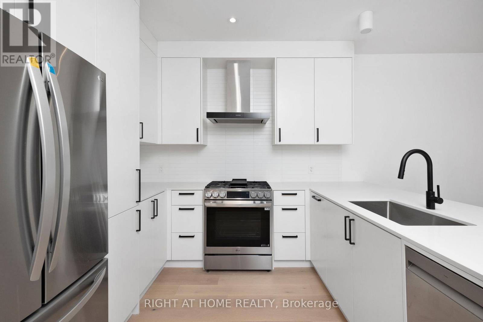 50a Lanark Avenue, Toronto, Ontario  M6C 2B4 - Photo 5 - C9770468