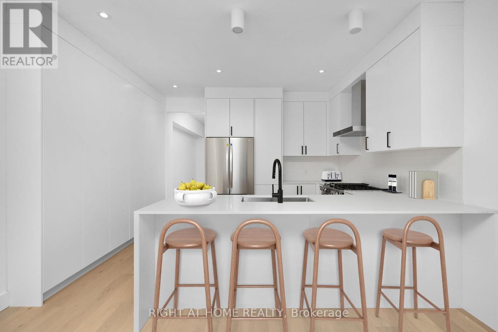 50a Lanark Avenue, Toronto, Ontario  M6C 2B4 - Photo 7 - C9770468
