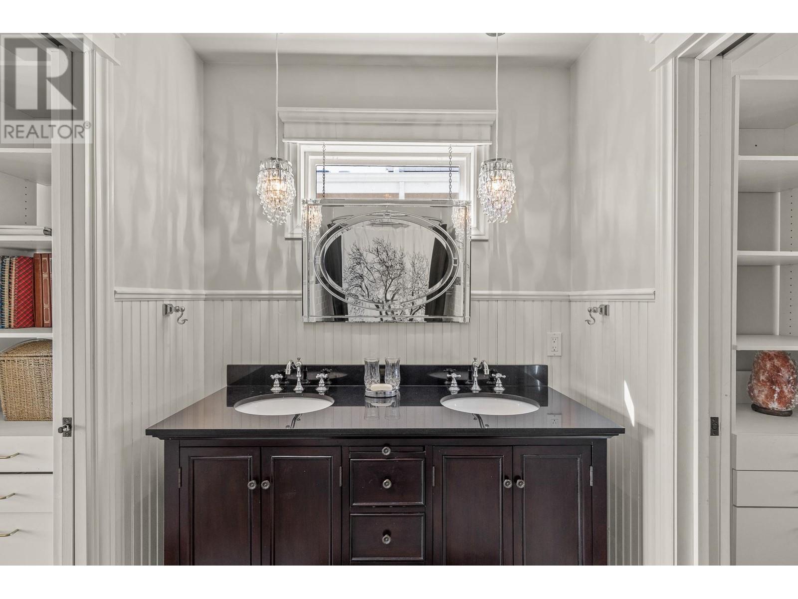 Property at 1571 Pritchard Drive image 3