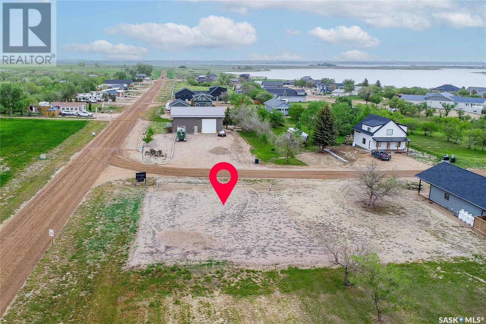 Property at 2 Willow LANE image 3