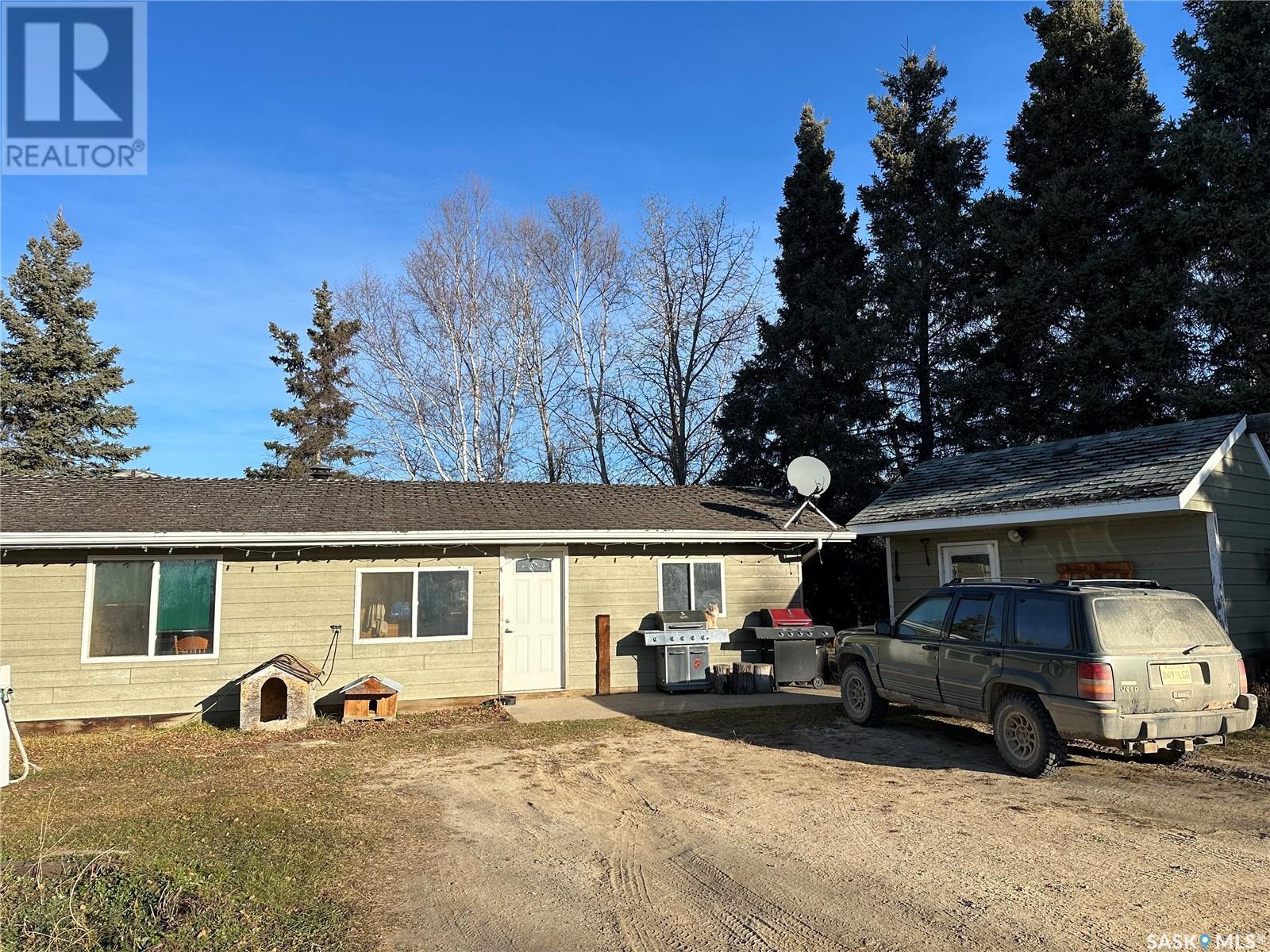 Property at Memorial Hill Acreage image 2