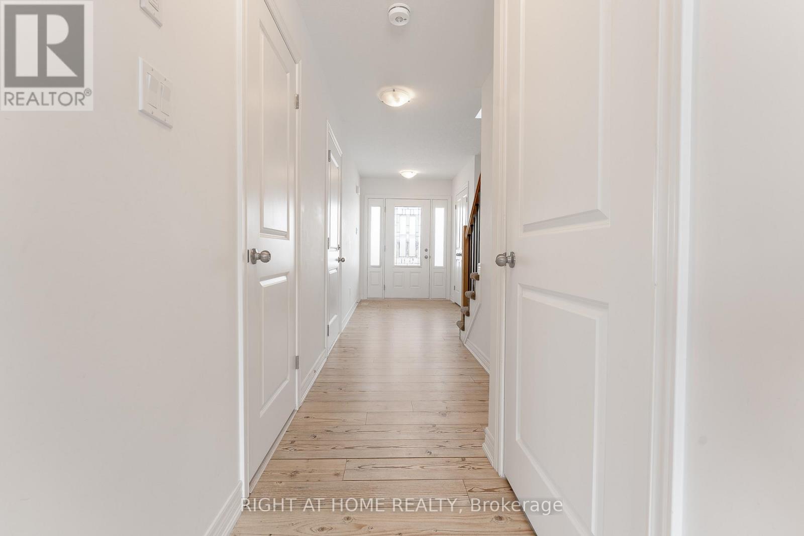 Property at 211 JACKSON STREET E image 4