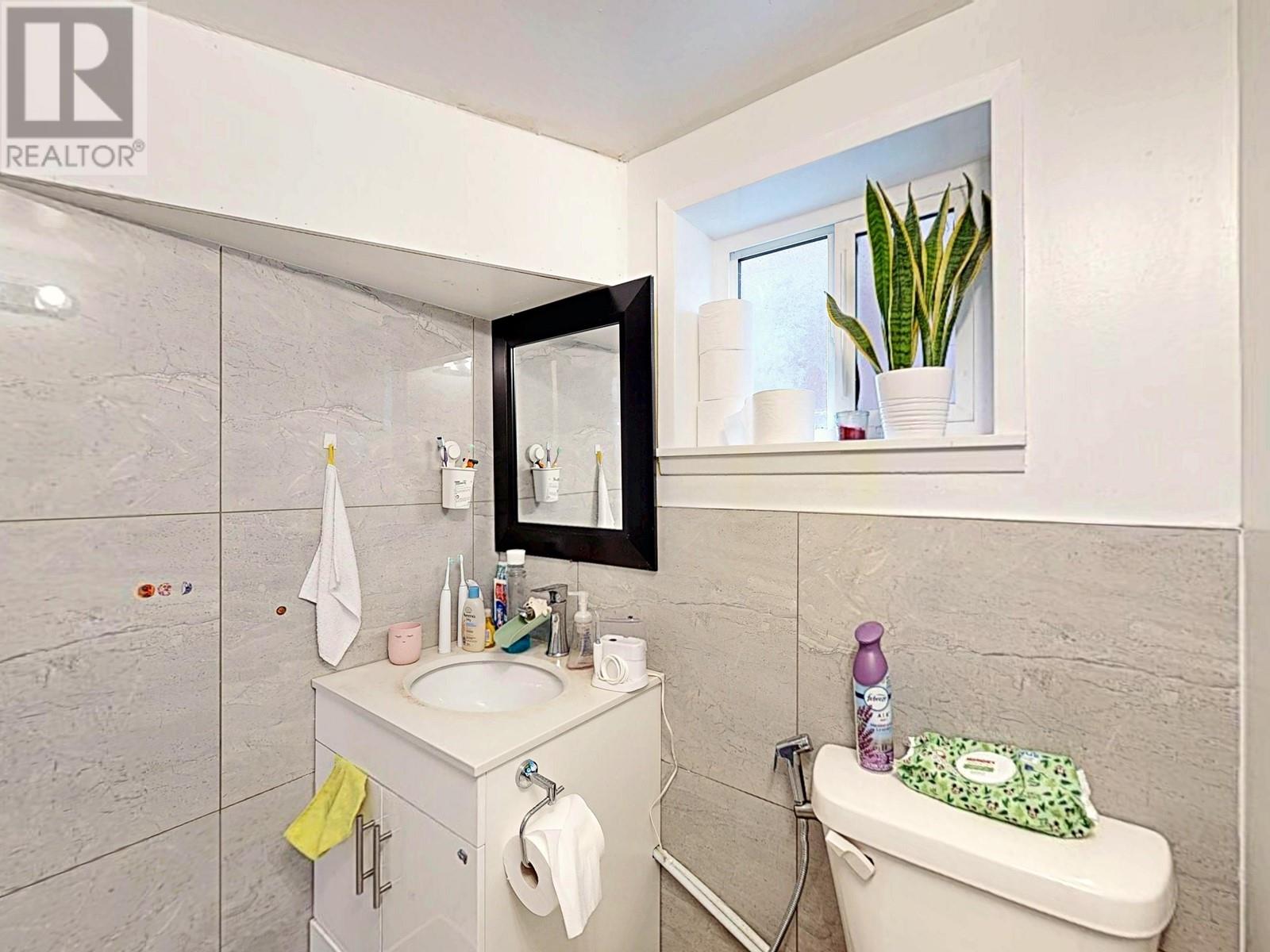 1243 E 41st Avenue, Vancouver, British Columbia  V5W 1R3 - Photo 24 - R2984305