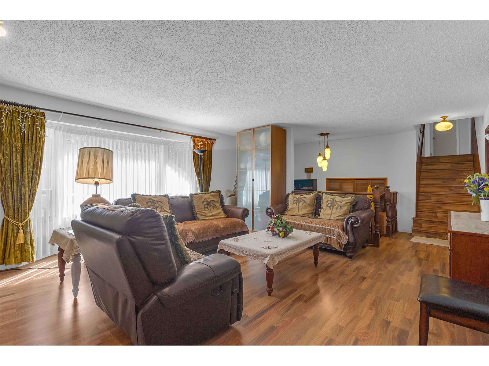 Property at 11331 136 STREET image 5