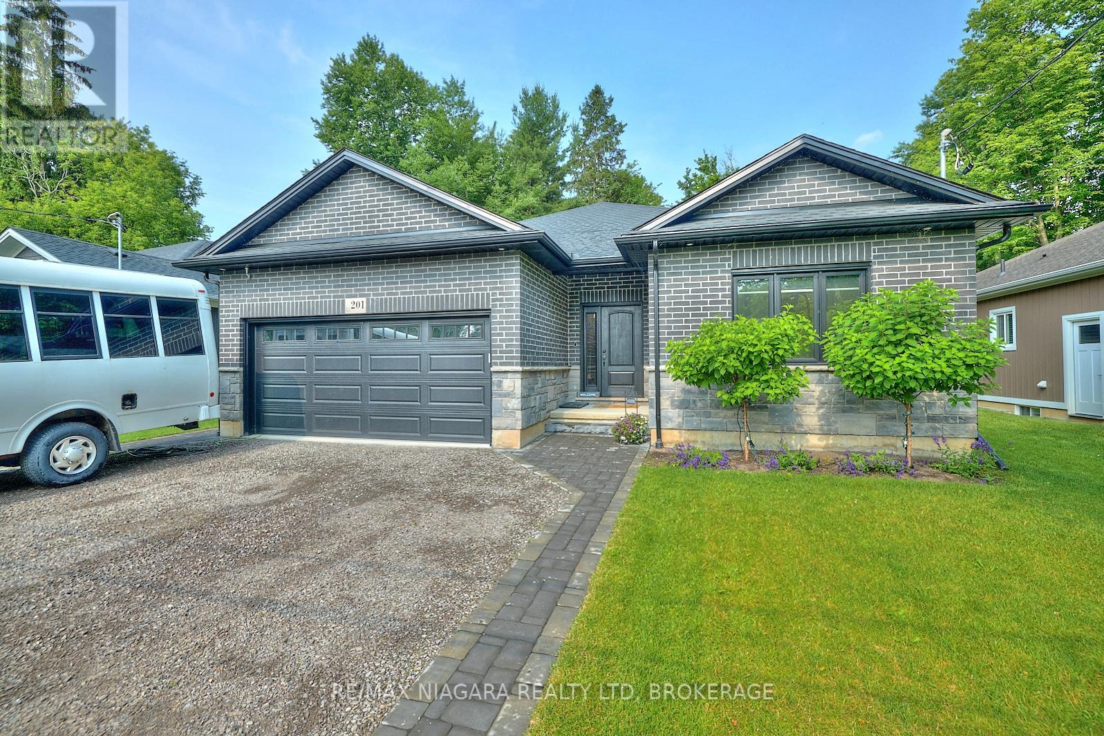 Property at 201 PLEASANT AVENUE N image 1