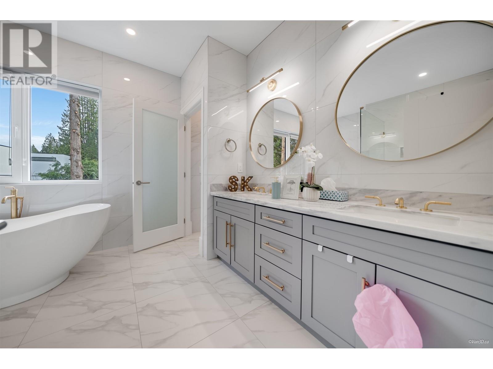 7415 Lambeth Drive, Burnaby, British Columbia  V5E 4B4 - Photo 22 - R2984663