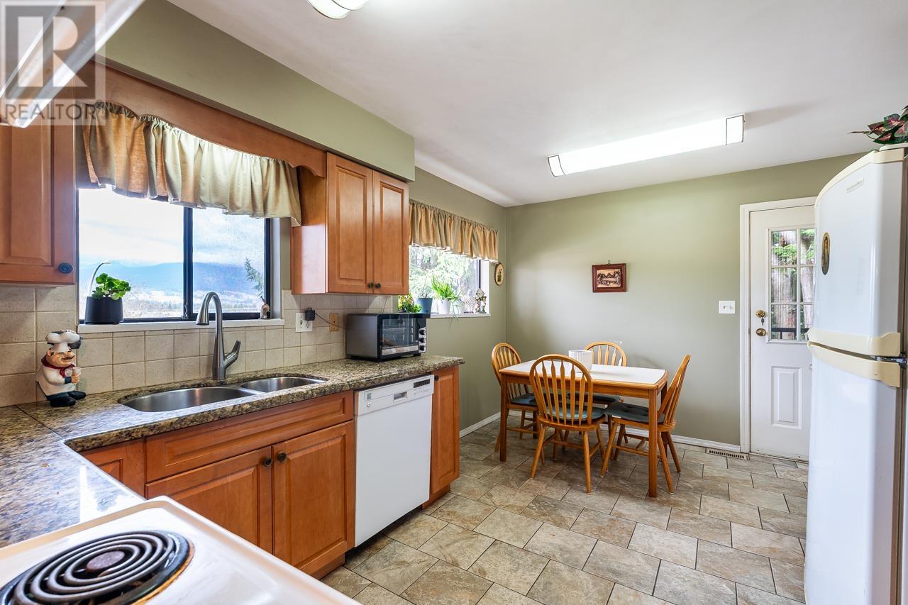 2090 Penny Place, Port Coquitlam, British Columbia  V3C 4E9 - Photo 11 - R2984679