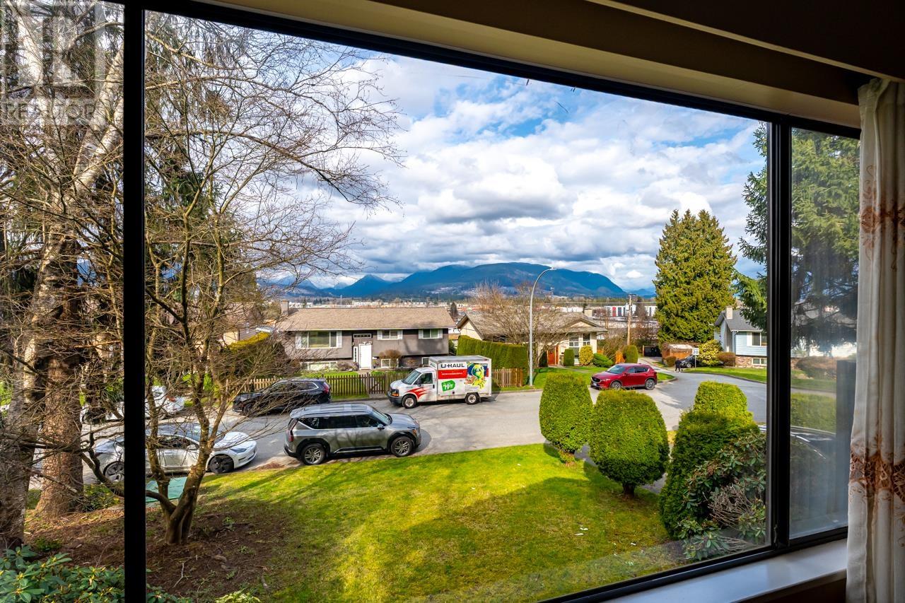 2090 Penny Place, Port Coquitlam, British Columbia  V3C 4E9 - Photo 17 - R2984679