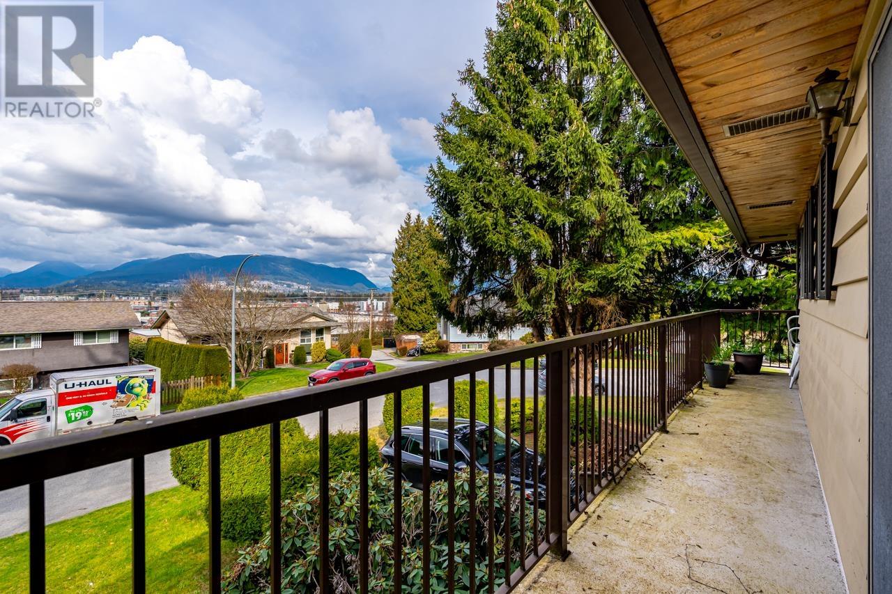 2090 Penny Place, Port Coquitlam, British Columbia  V3C 4E9 - Photo 32 - R2984679