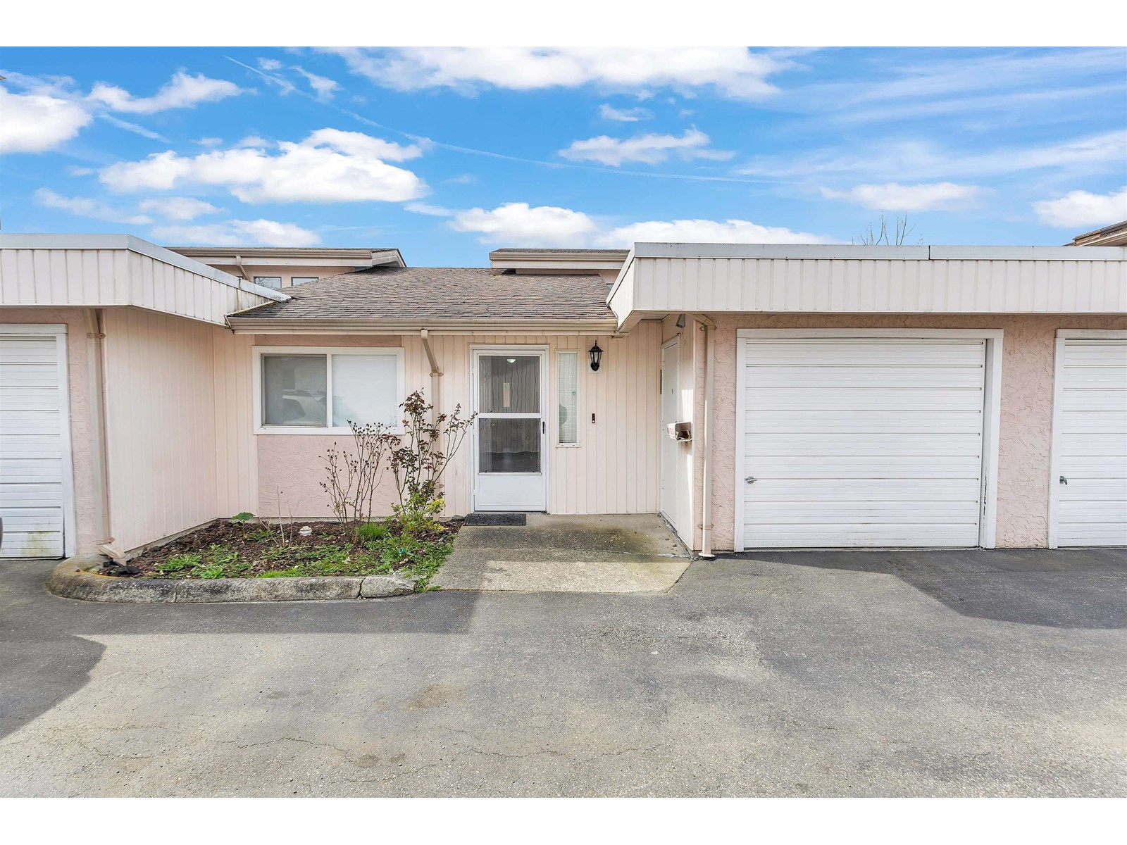 Property at 6 9493 BROADWAY STREET image 1