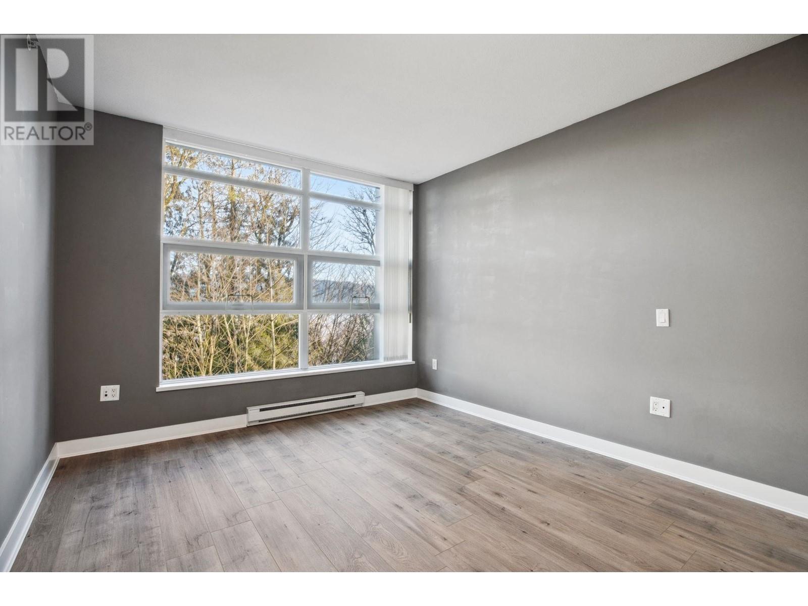Listing Picture 20 of 33 : 202 9222 UNIVERSITY CRESCENT, Burnaby / 本拿比 - 魯藝地產 Yvonne Lu Group - MLS Medallion Club Member