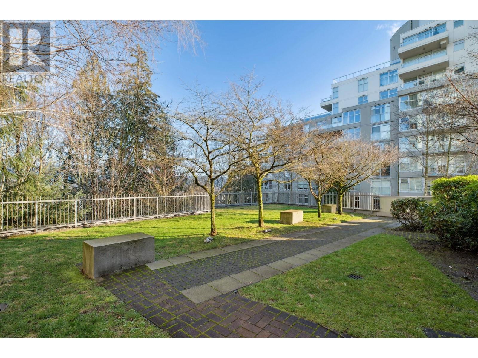 Listing Picture 31 of 33 : 202 9222 UNIVERSITY CRESCENT, Burnaby / 本拿比 - 魯藝地產 Yvonne Lu Group - MLS Medallion Club Member