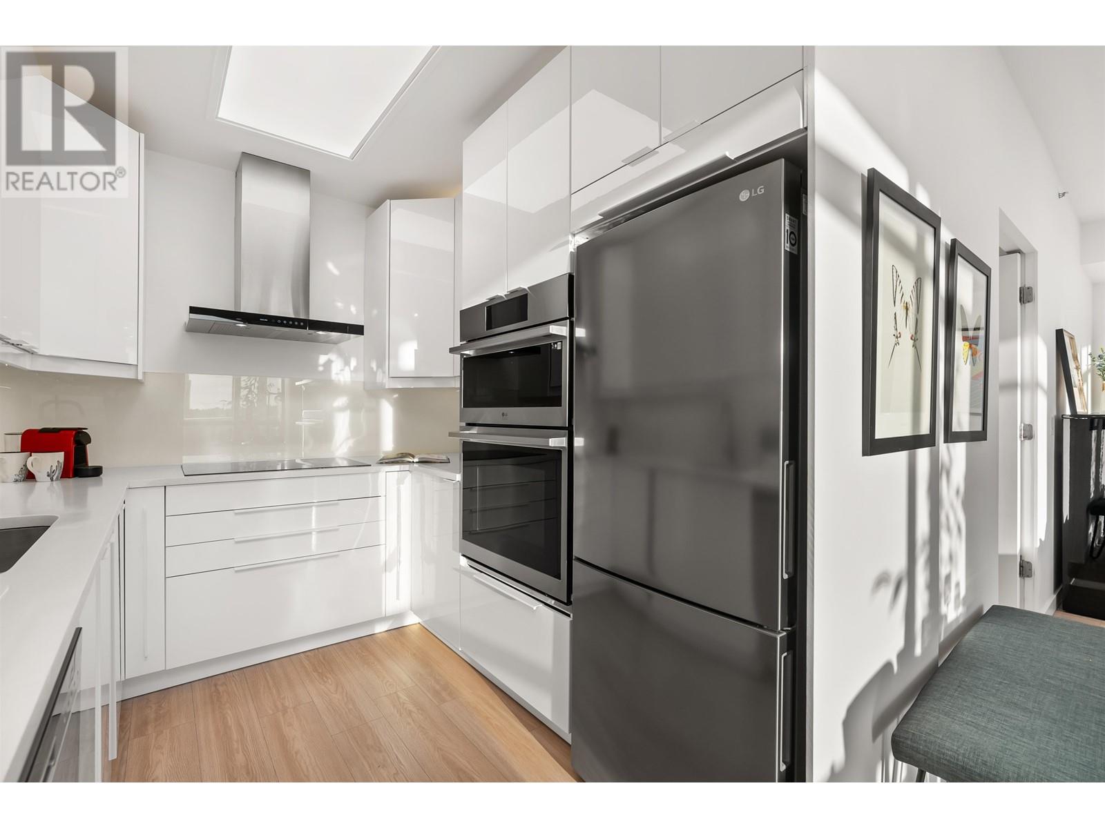 Listing Picture 16 of 32 : 2302 289 DRAKE STREET, Vancouver / 溫哥華 - 魯藝地產 Yvonne Lu Group - MLS Medallion Club Member