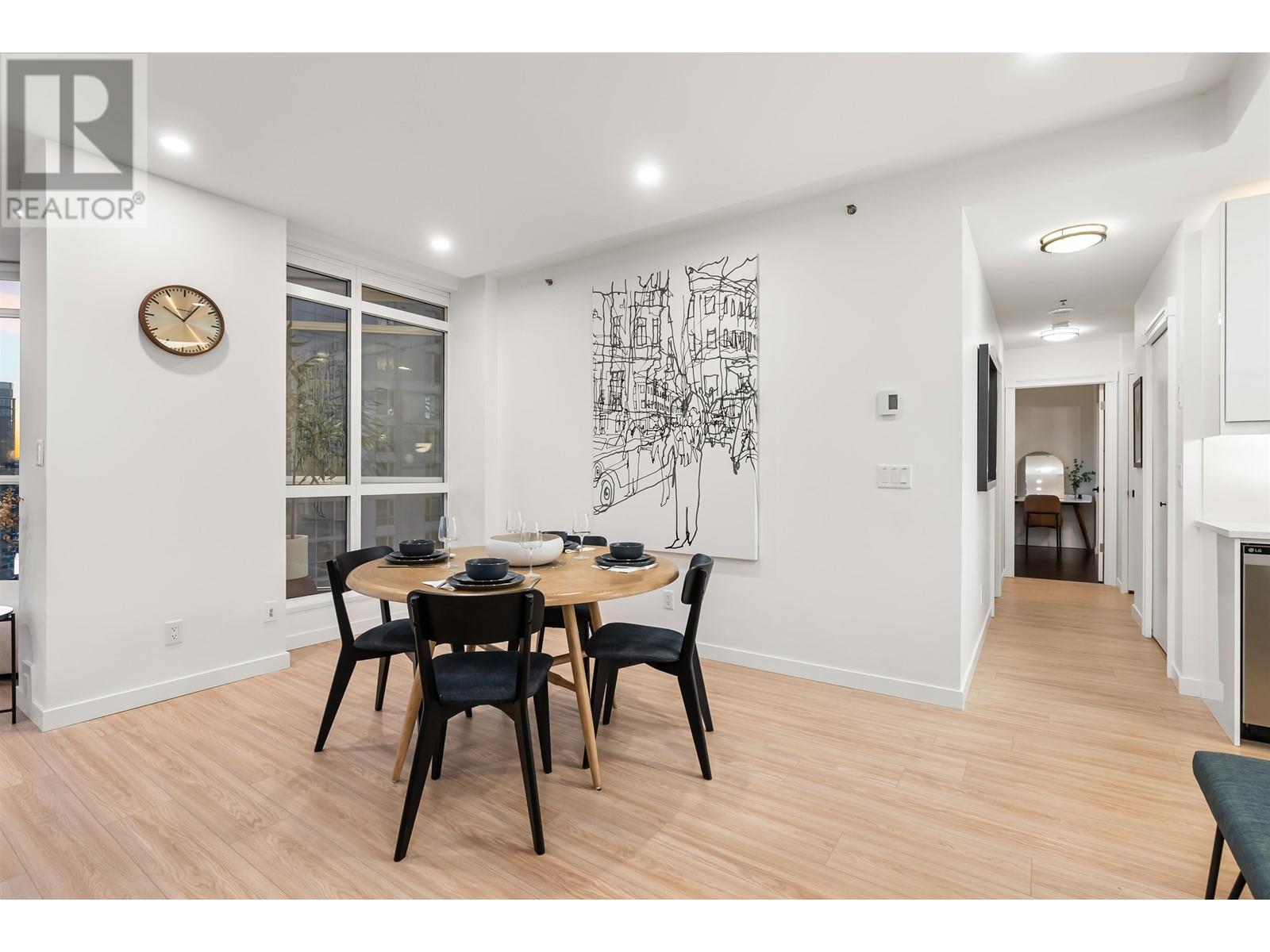 Listing Picture 10 of 32 : 2302 289 DRAKE STREET, Vancouver / 溫哥華 - 魯藝地產 Yvonne Lu Group - MLS Medallion Club Member