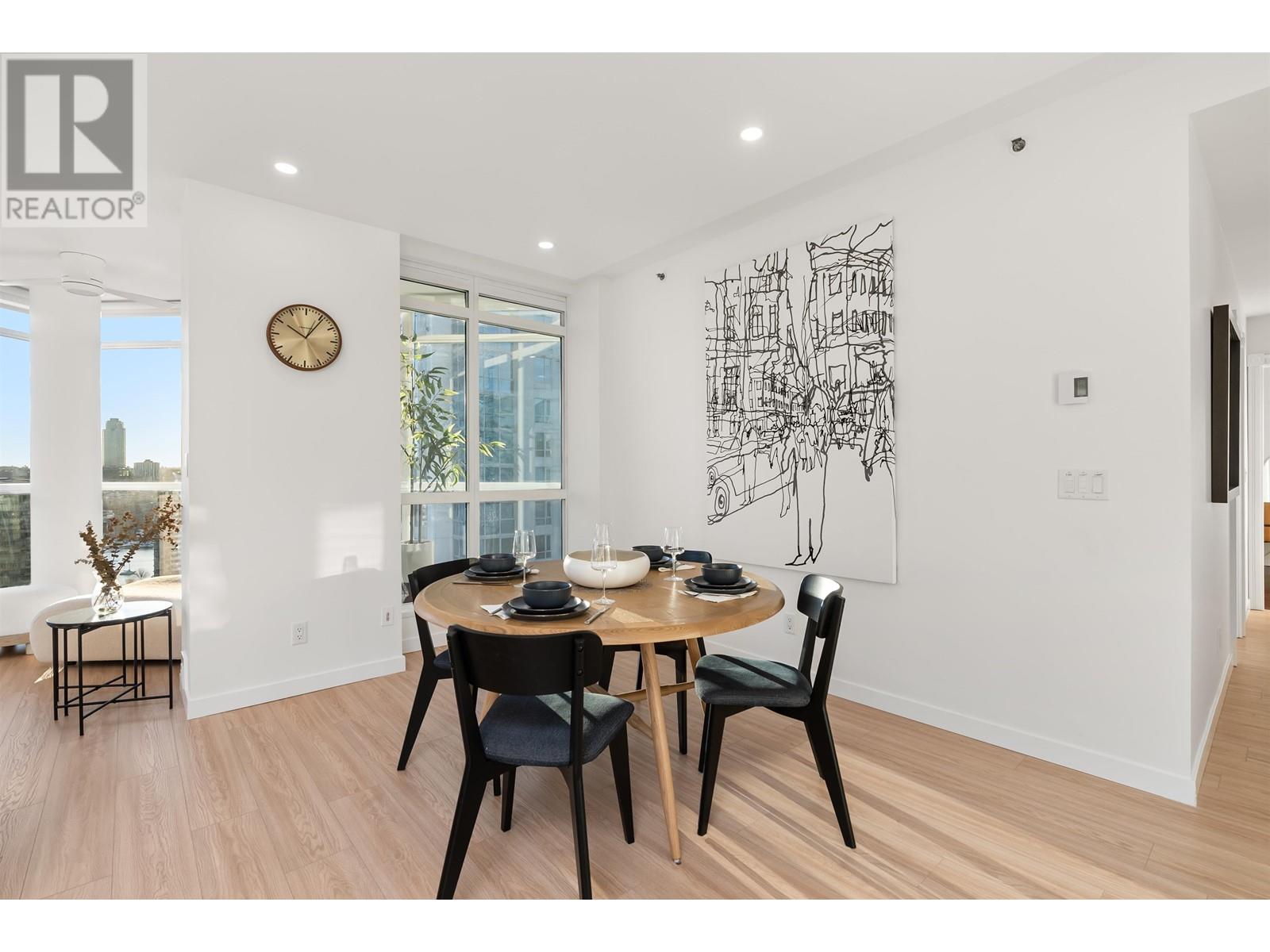 Listing Picture 9 of 32 : 2302 289 DRAKE STREET, Vancouver / 溫哥華 - 魯藝地產 Yvonne Lu Group - MLS Medallion Club Member